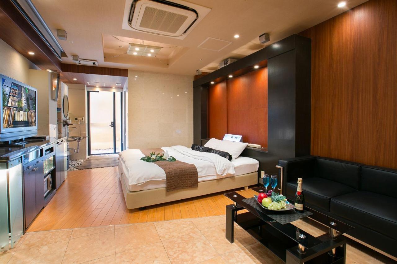 Hotel Axis -アクシス- (Adults Only) Ōsaka Extérieur photo
