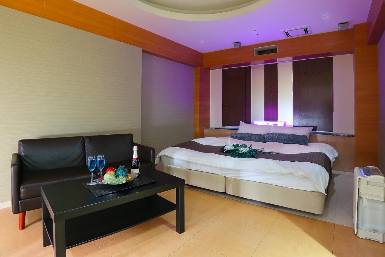 Hotel Axis -アクシス- (Adults Only) Ōsaka Extérieur photo