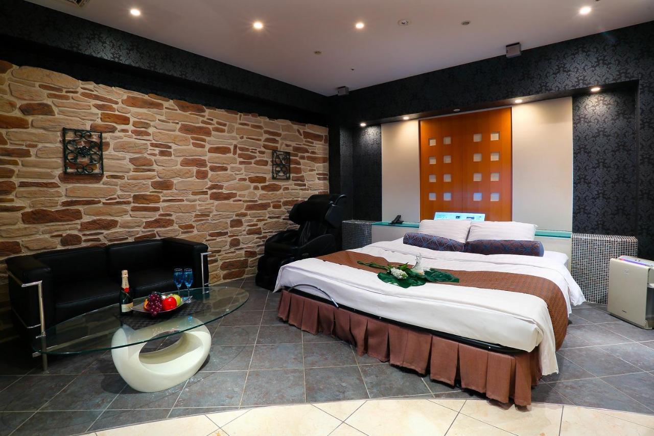 Hotel Axis -アクシス- (Adults Only) Ōsaka Extérieur photo