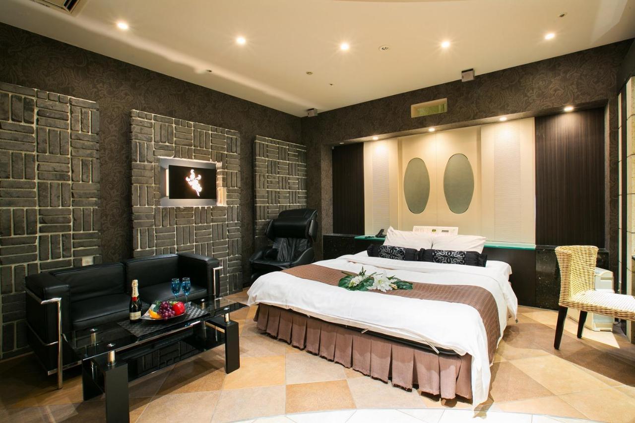 Hotel Axis -アクシス- (Adults Only) Ōsaka Extérieur photo