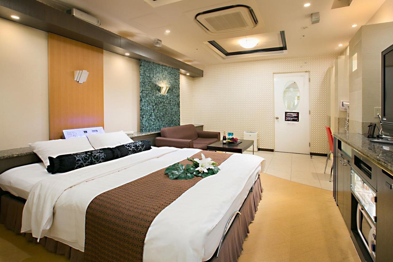 Hotel Axis -アクシス- (Adults Only) Ōsaka Extérieur photo