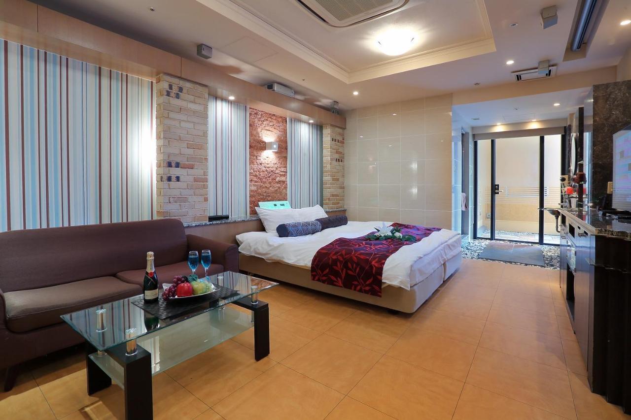 Hotel Axis -アクシス- (Adults Only) Ōsaka Extérieur photo