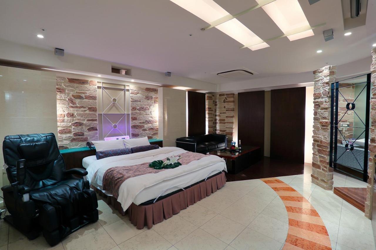 Hotel Axis -アクシス- (Adults Only) Ōsaka Extérieur photo