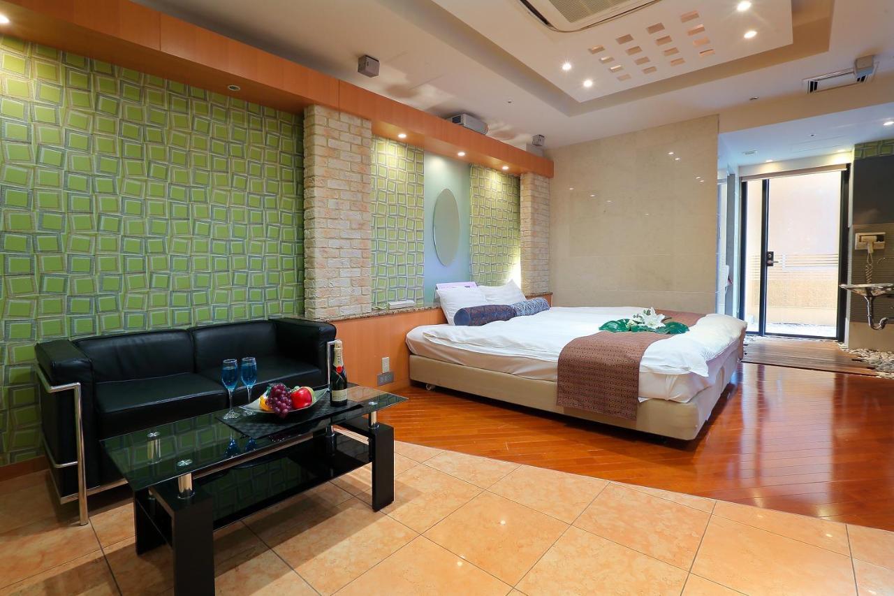 Hotel Axis -アクシス- (Adults Only) Ōsaka Extérieur photo