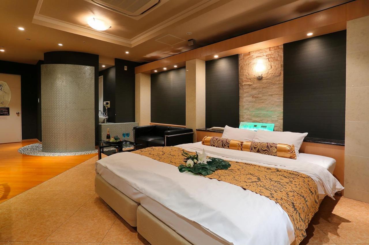 Hotel Axis -アクシス- (Adults Only) Ōsaka Extérieur photo